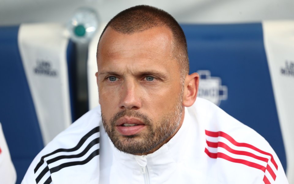 Аякс уволни Джони Хейтинга