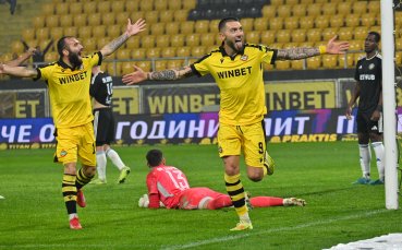 Ботев Пд дочака първа победа у дома, Митков стана герой, а Добруджа се 