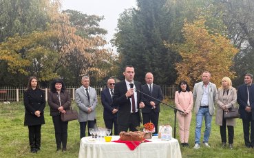 Министър Иван Пешев даде старт на изграждането на нов спортен комплекс в община Пещера