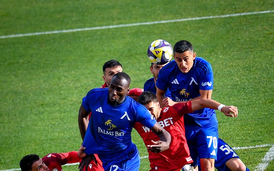 В СНИМКИ: Най-добрите кадри от дербито между Левски и ЦСКА