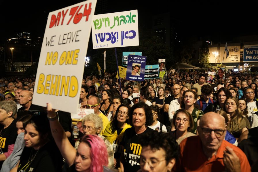 Освободени израелски заложници призоваха за връщане на телата на убитите, останали в Газа