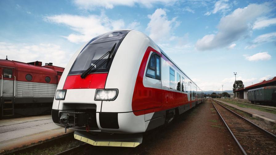 Два влака се сблъскаха в Словакия тази вечер, има ранени