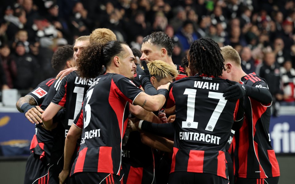 Айнтрахт спаси точката в добавеното време срещу Волфсбург