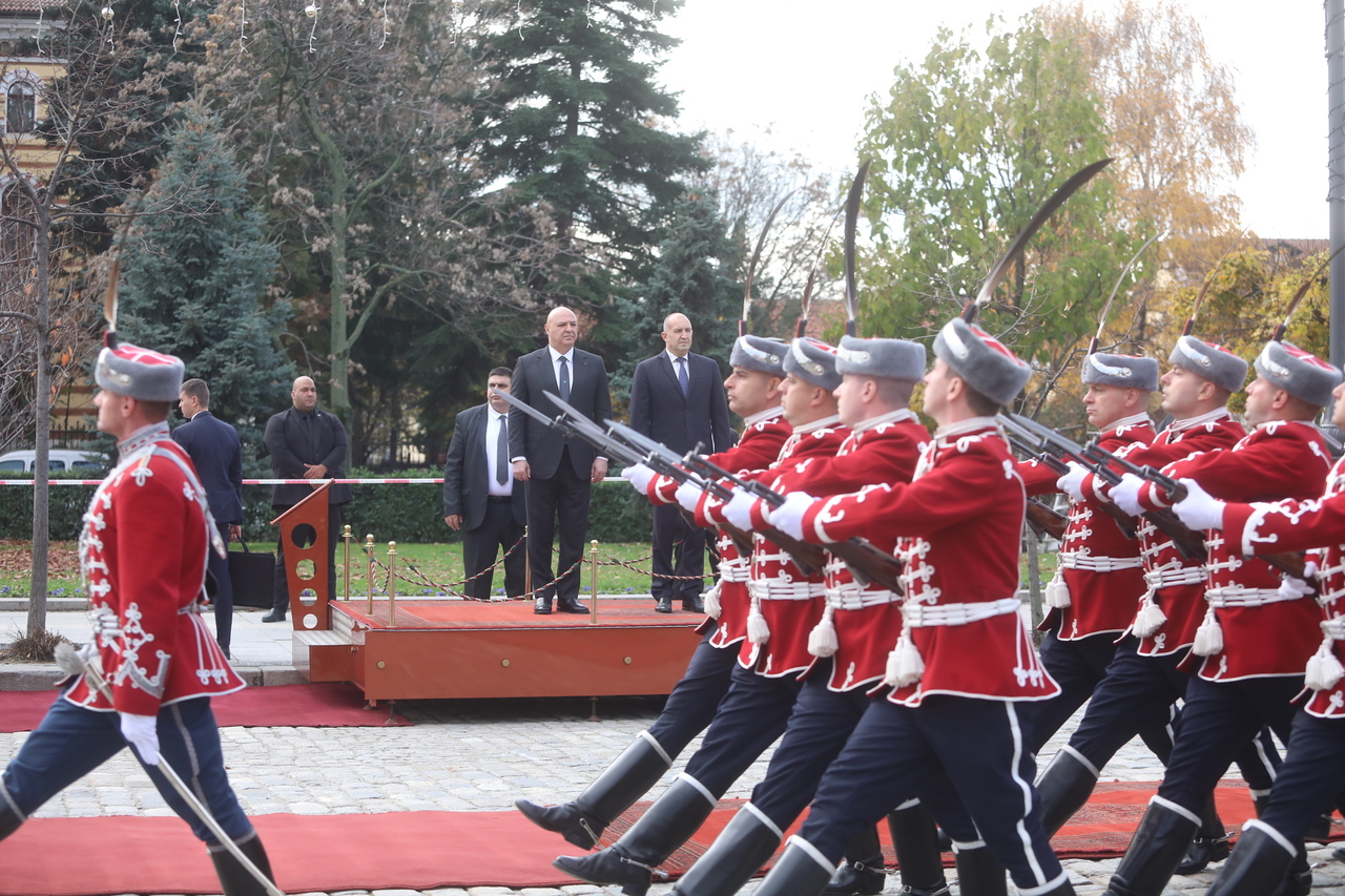 <p>Президентът Радев посрещна ливанския си колега Жозеф Аун в София.</p>