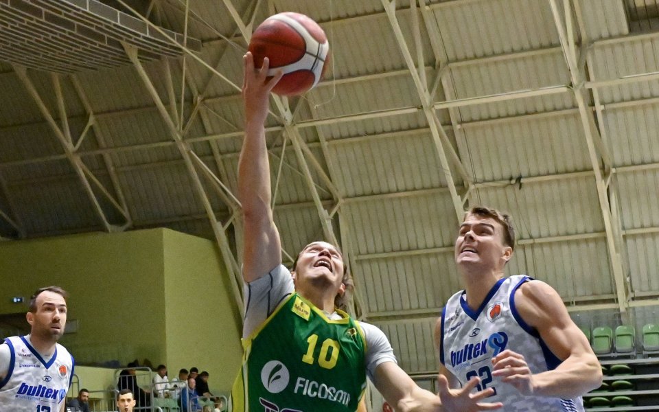 Шумен се наложи над Левски