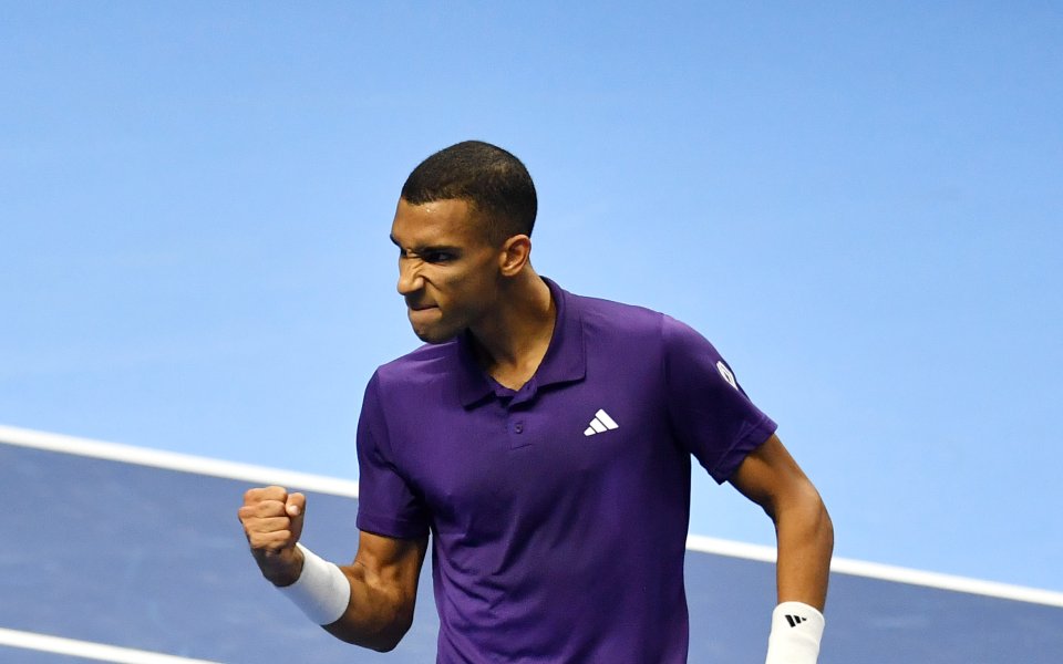 Оже Алиасим надви Шелтън и запази шансове за следваща фаза в Торино