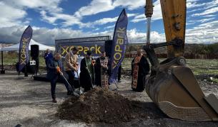 Атанас Стоянов, кмет на община Сандански, Стоян Колев, изпълнителен директор на „Тринити Кепитъл“, отец Георги Танчев, архиерейски наместник на Санданска духовна околия