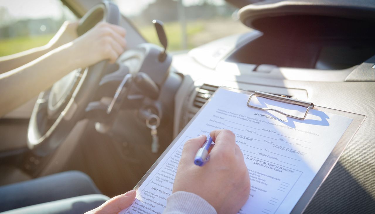 Курсист се провали 128 пъти на изпит за шофьорска книжка, ето колко му струва