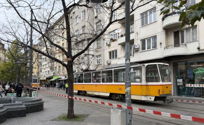 Детето, пострадало при инцидент с трамвай, е в „Пирогов“, ватманката е била в шок