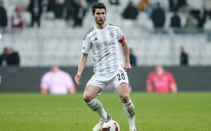 Турската федерация вдигна санкциите на двама от Бешикташ