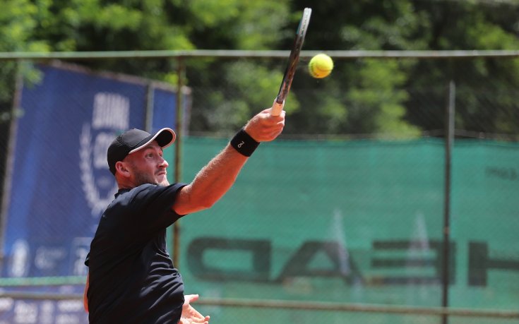 Страхотен! Български тенисист изкова феноменален обрат в 4-часова драма