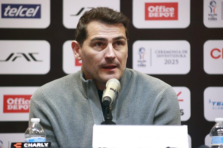 Икер Касияс1