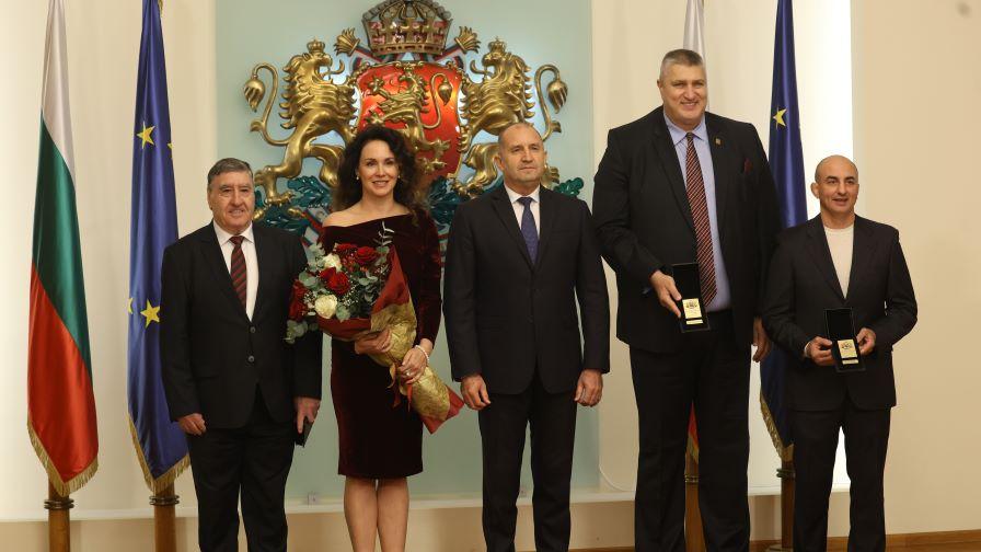 Радев удостои с Почетния знак на президента изявени български спортисти (СНИМКИ)