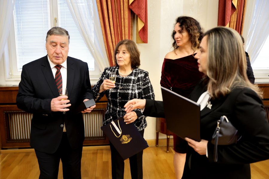 Президентът Румен Радев награди с Почетен знак изявени спортисти1