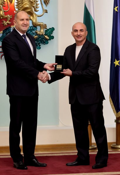 Президентът Румен Радев награди с Почетен знак изявени спортисти1