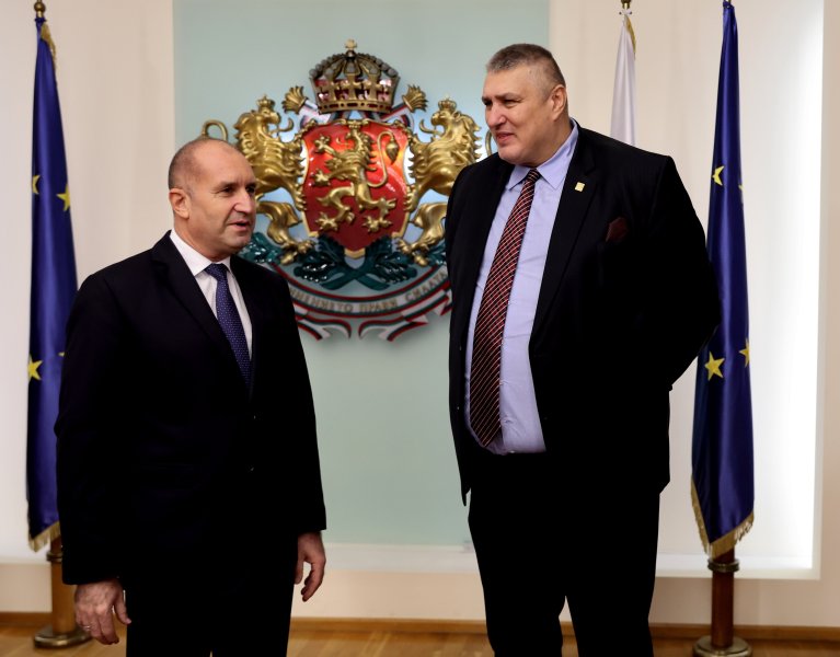 Президентът Румен Радев награди с Почетен знак изявени спортисти1