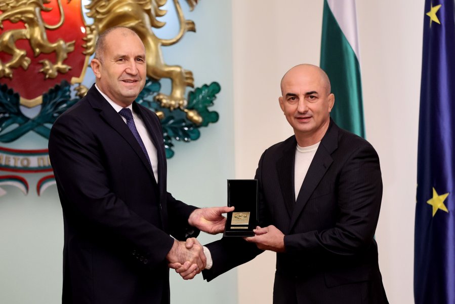 Президентът Румен Радев награди с Почетен знак изявени спортисти1