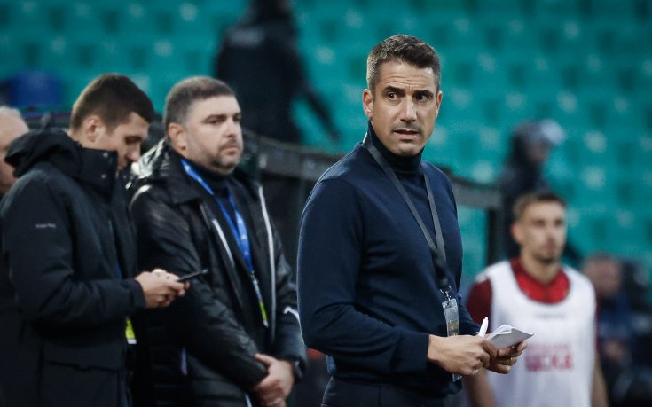 Хулио Веласкес на спа след загубата в дербито