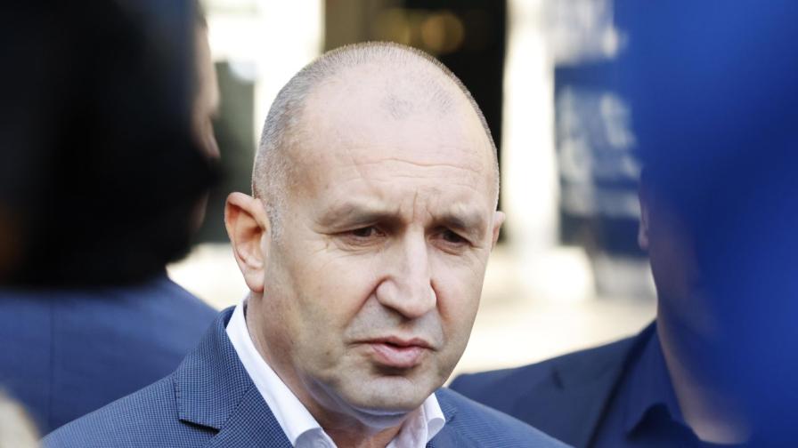 Радев: Назначаването на особения управител на "Лукойл" е извън закона