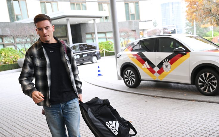 Крило напусна лагера на Германия