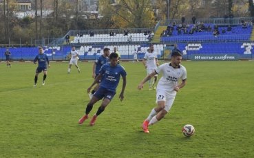 Куп пропуски провалиха Спортист Своге срещу Черноморец Бургас