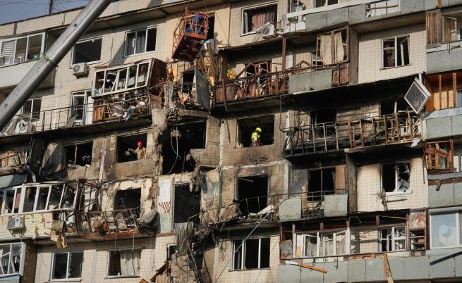 Украйна в жилищна криза: 2,5 милиона домакинства останаха без подслон