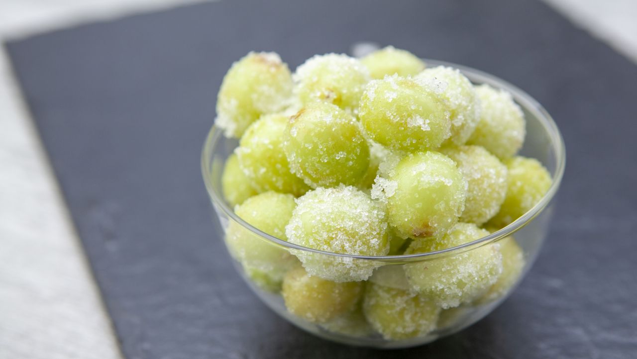 Замразено грозде вместо шоколад: Мъж промени живота си и свали 92 килограма