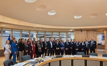 Весела Лечева участва в среща за спорта в Европа с Кърсти Ковънтри и еврокомисаря Глен Микалеф