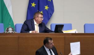 Остър спор в НС заради решението на КС за референдума за еврото