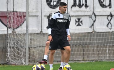 Валери Божинов тренира с Локомотив Пловдив