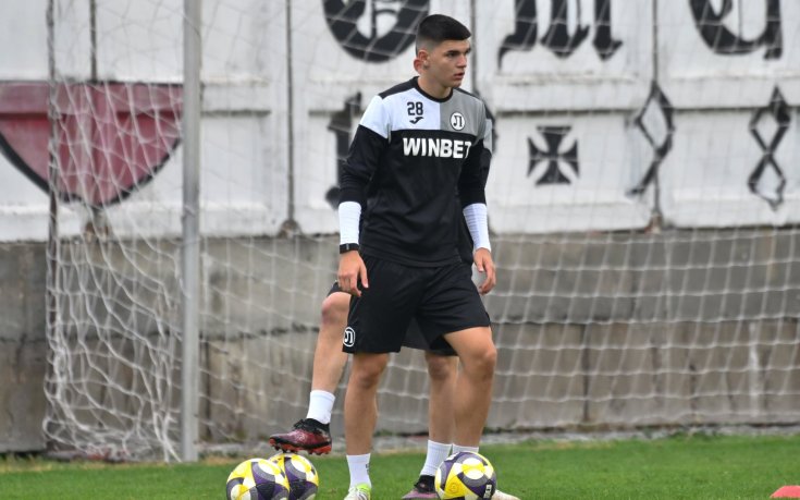 Валери Божинов тренира с Локомотив Пловдив