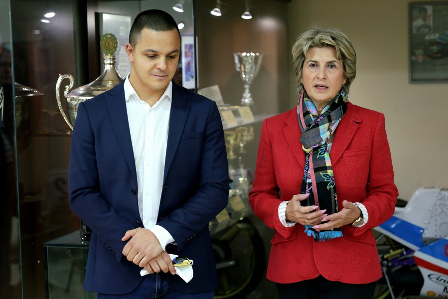 Цанко Цанков направи дарение на Музея на спорта1