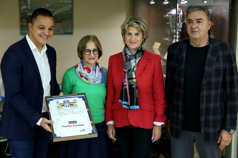 Цанко Цанков направи дарение на Музея на спорта1