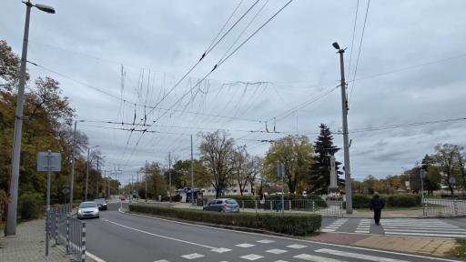 Кола блъсна жена на пешеходна пътека в Сливен, шофьорът избяга