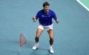 Флавио Коболи спаси седем мачбола и прати Италия на финал за Купа 