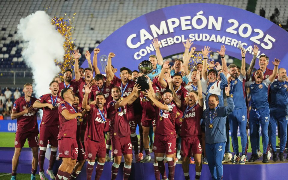 Ланус заслужи втора Копа Судамерикана след трилър с дузпи (видео + снимки)