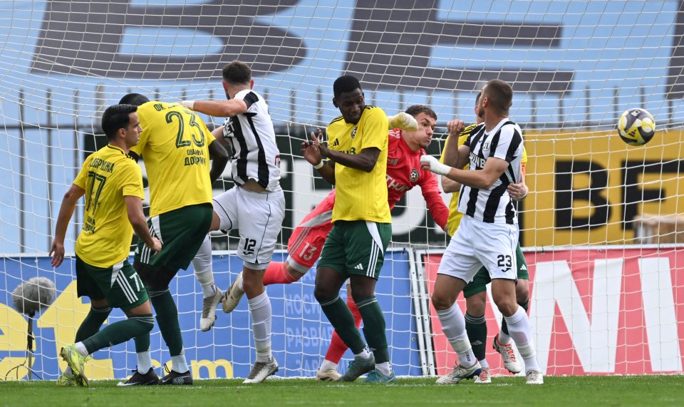 Добруджа Локомотив Пловдив1