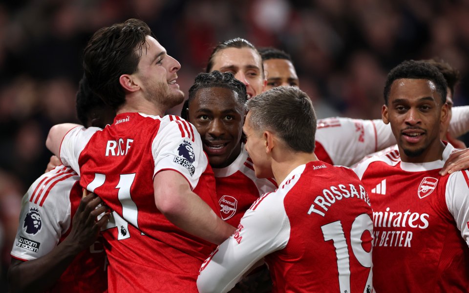 СНИМКИ: Най-интересните кадри от дербито Арсенал - Тотнъм