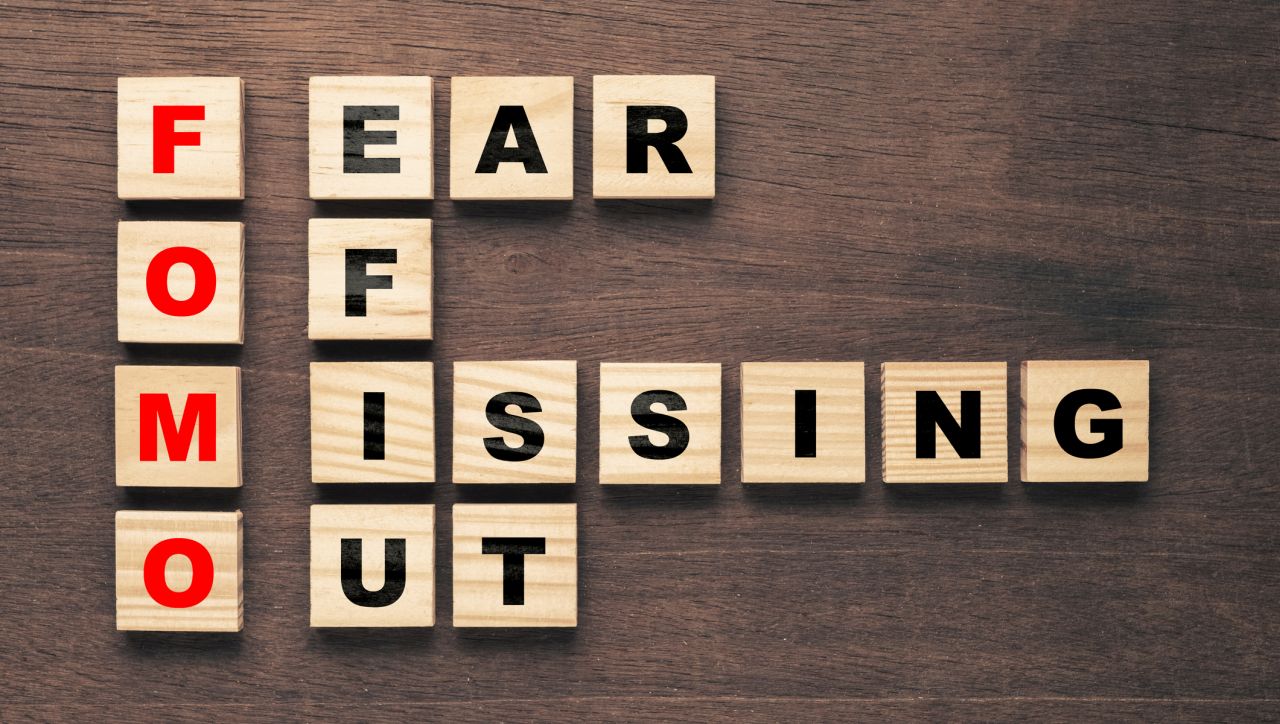 Чували сте за FOMO (страх от пропускане на нещо). Но имате ли FOFO?
