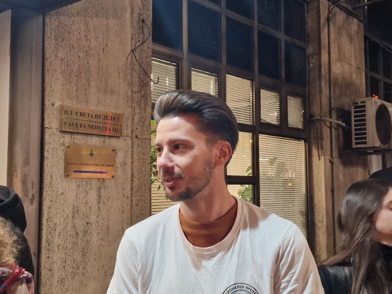 <p>Протестиращи студенти по медицина и лекари специализанти блокираха движението на Орлов мост.</p>