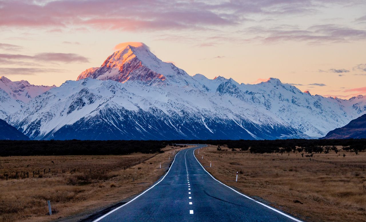 Трагедия в Нова Зеландия: Двама алпинисти загинаха на най-високия връх в страната