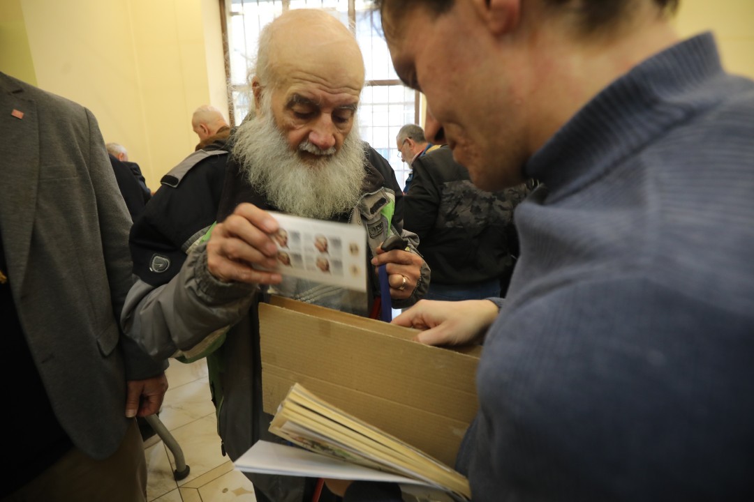 <p>&bdquo;Български пощи&ldquo; отбеляза 100- годишнината на Софийското филателно дружество с ново филателно издание, посветено на известния български филателен експерт Петко Караиванов. Софийското филателно дружество &bdquo;Петко Караиванов&ldquo; е основано на 27 ноември 1925 г. Новата марка е част от поредицата &bdquo;Известни българи &ndash; филателисти&ldquo; на &bdquo;Български пощи&ldquo;.</p>