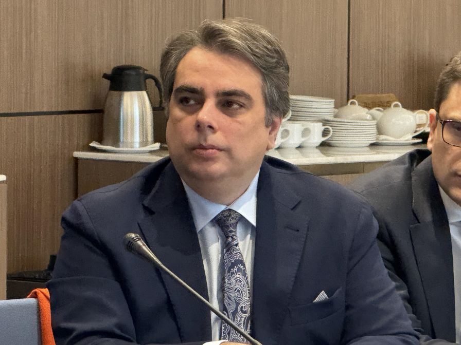 Асен Василев: Протестът срещу новия бюджет ще бъде мирен, но ще блокираме парламента