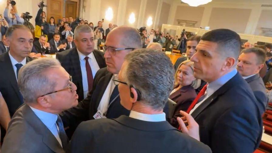 Скандал в Комисията по бюджет и финанси, заседанието започна по-рано