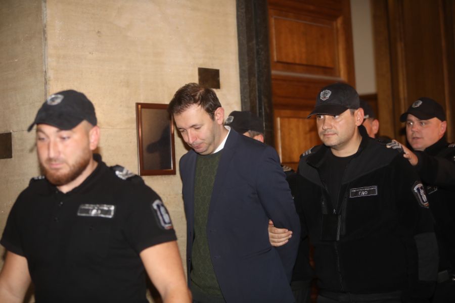 <p>СГС наложи домашен арест на Никола Барбутов.</p>