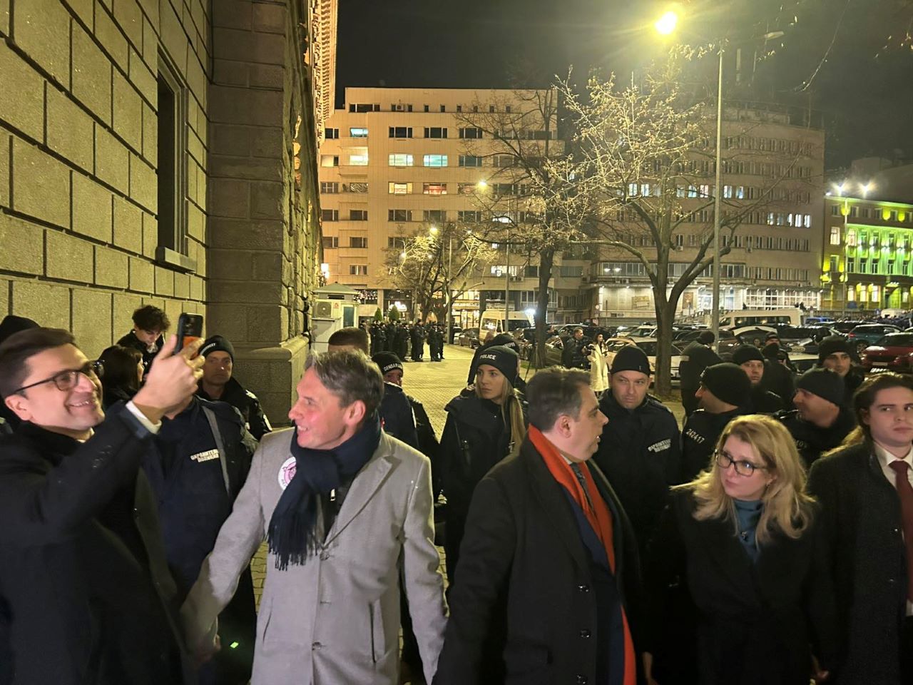 <p>Протест срещу Бюджет 2026 - "Триъгълникът на властта" под обсада.</p>