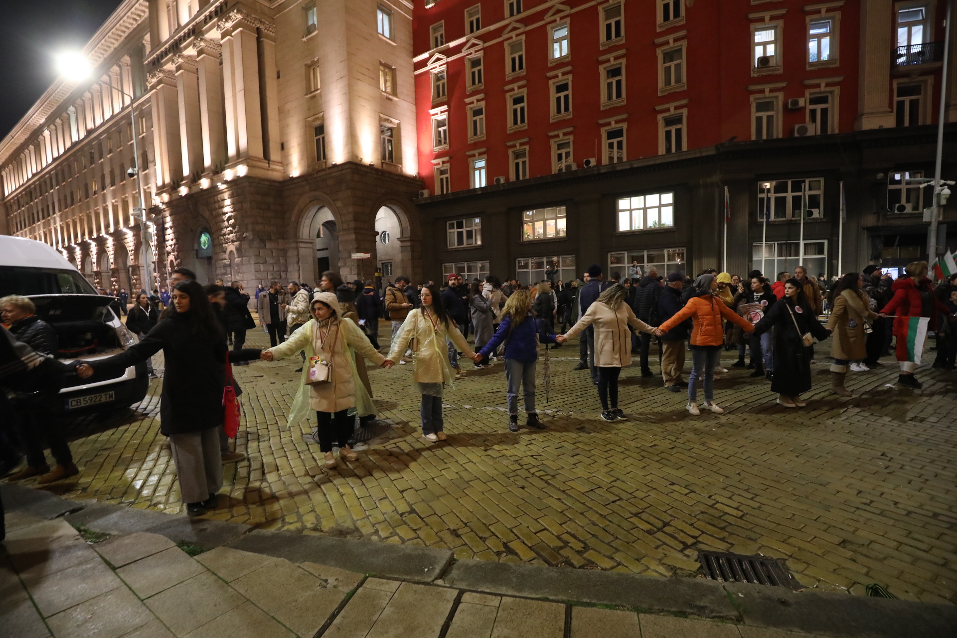 <p>Протест срещу Бюджет 2026 - "Триъгълникът на властта" под обсада.</p>