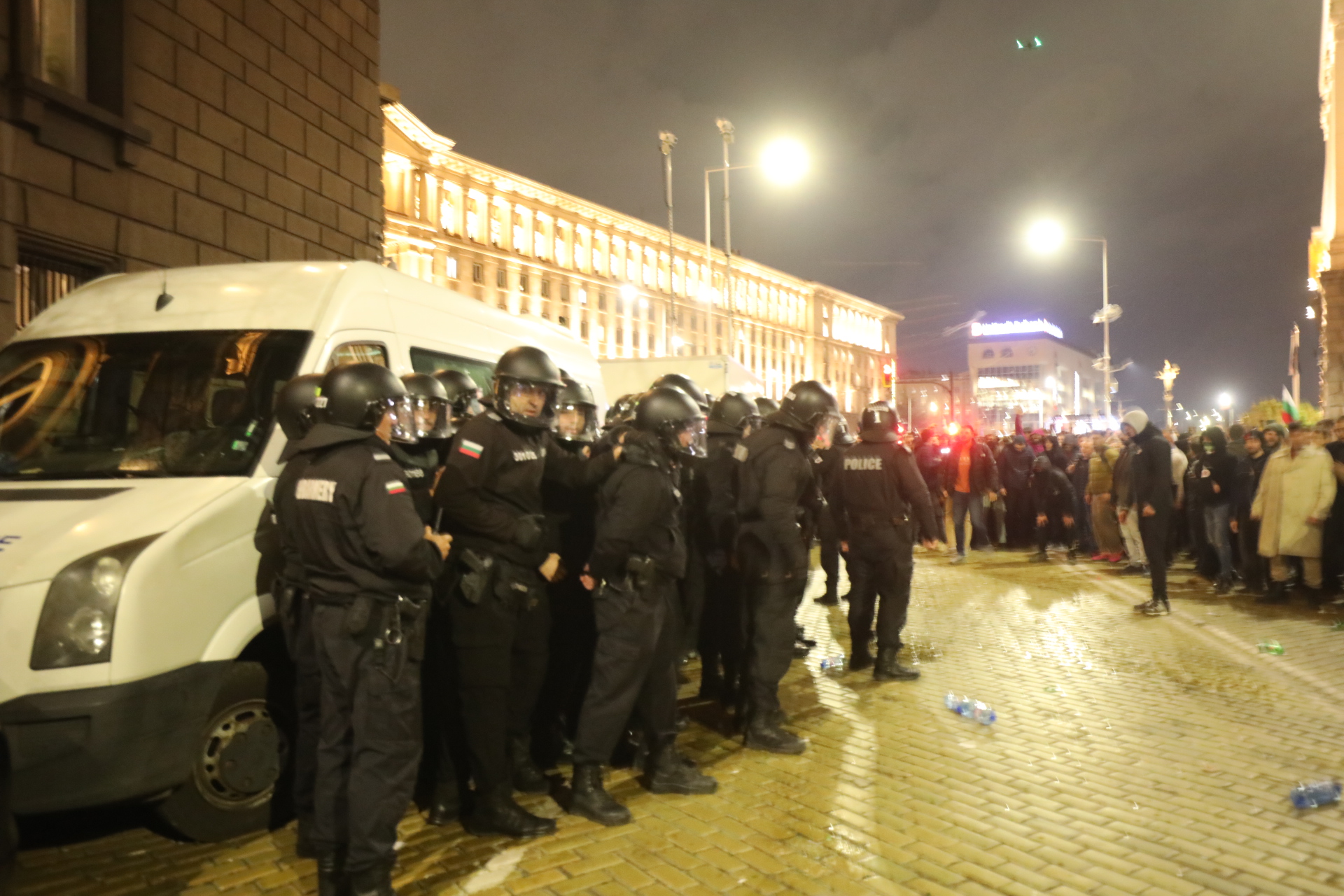 <p>Протест срещу Бюджет 2026 - "Триъгълникът на властта" под обсада.</p>