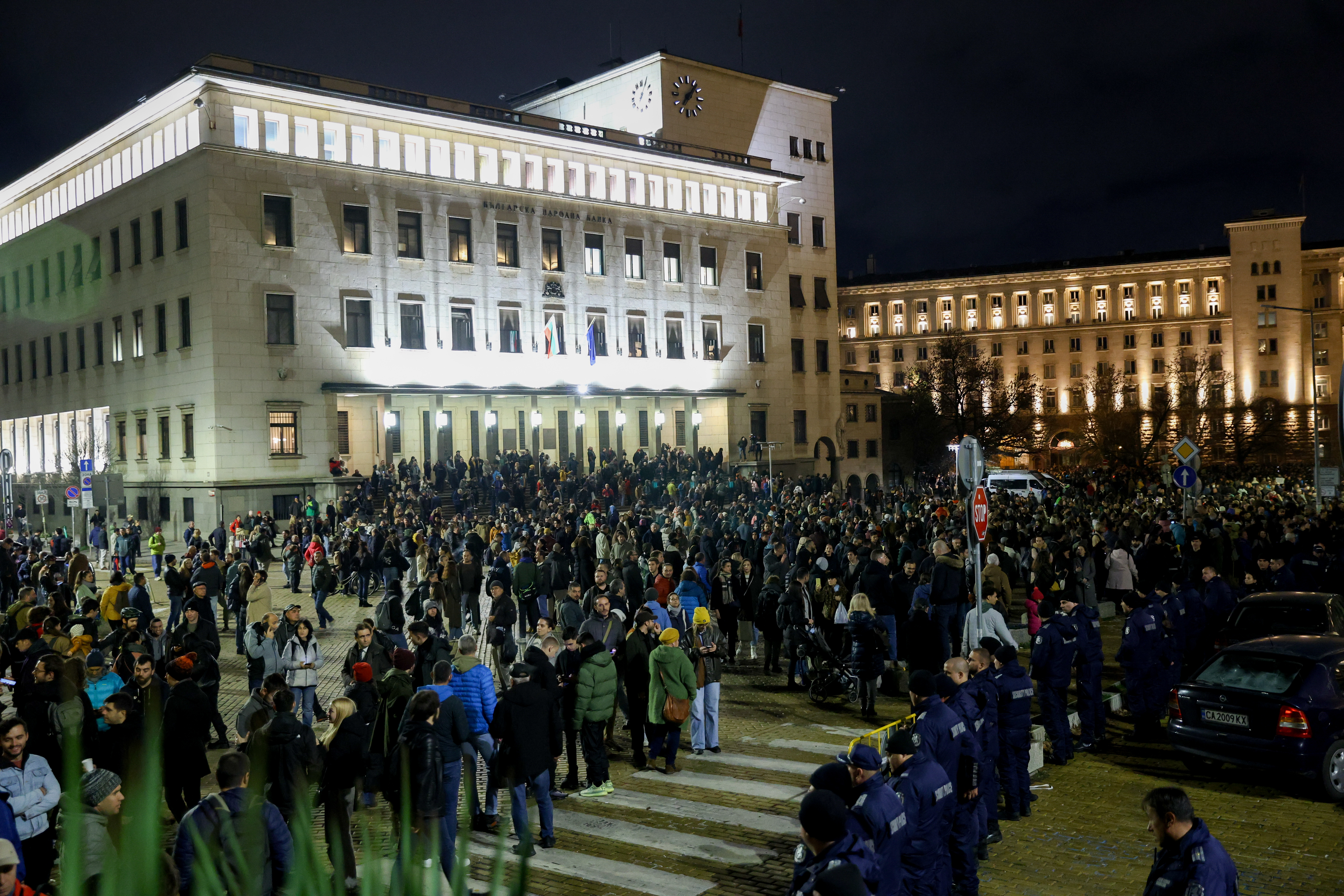 <p>Протест срещу Бюджет 2026 - "Триъгълникът на властта" под обсада.</p>