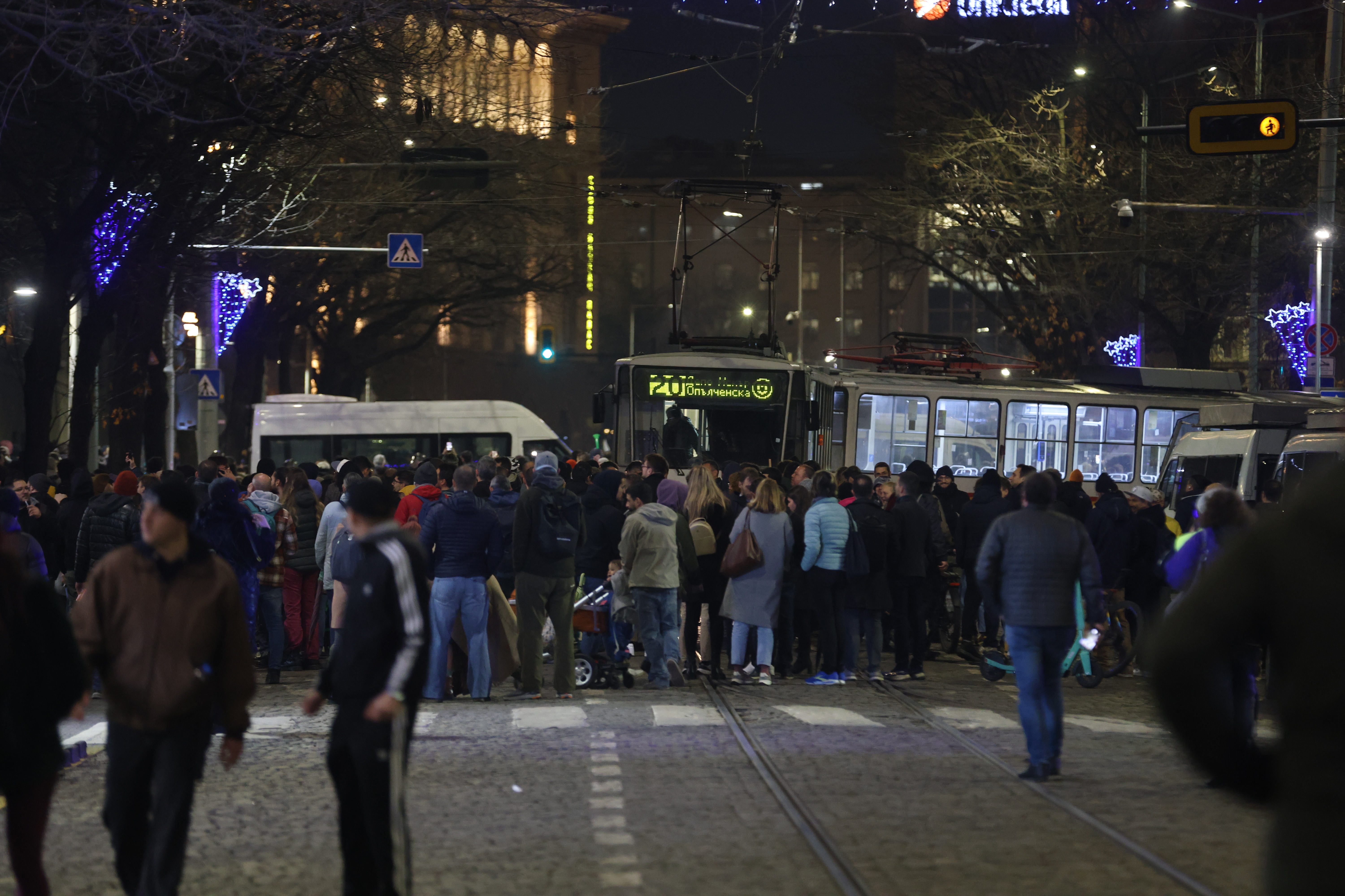 <p>Протест срещу Бюджет 2026 - "Триъгълникът на властта" под обсада.</p>